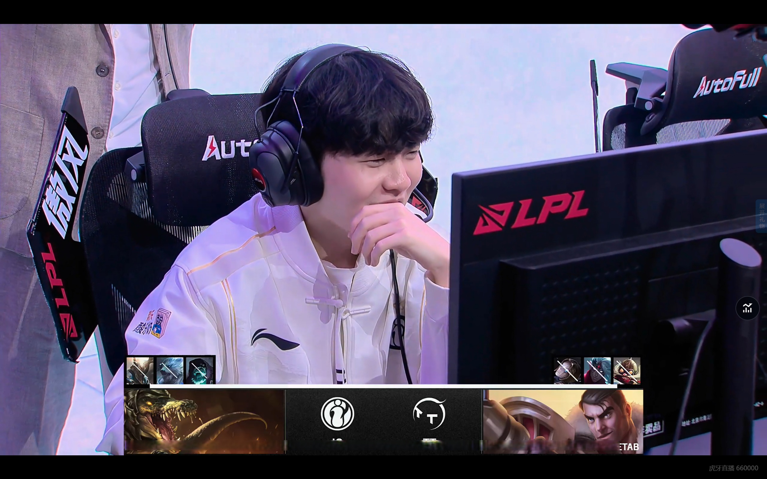 Rookie重返赛场，出色发挥首场状态出色，FPX观众沸腾！(重返未来1999角色)